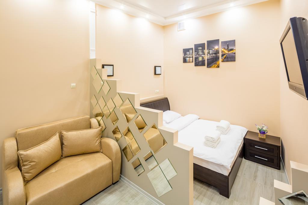 Avangard Studio Apartment Leopoli Esterno foto