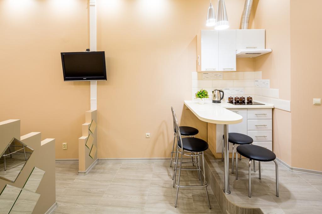 Avangard Studio Apartment Leopoli Esterno foto