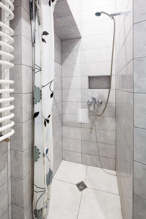 Avangard Studio Apartment Leopoli Esterno foto